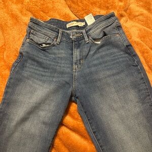 Women’s Levi Jeans